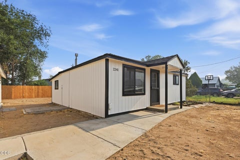Tiny photo for 2241 SE Roadway Lane, Prineville, OR 97754 (MLS # 220226284)