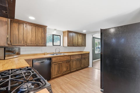 Tiny photo for 2241 SE Roadway Lane, Prineville, OR 97754 (MLS # 220226284)