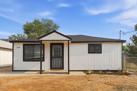 Photo of 2241 SE Roadway Lane, Prineville, OR 97754 (MLS # 220226284)