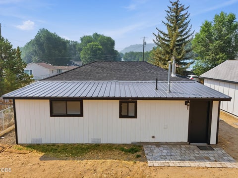 Tiny photo for 2241 SE Roadway Lane, Prineville, OR 97754 (MLS # 220226284)