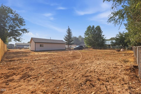 Tiny photo for 2241 SE Roadway Lane, Prineville, OR 97754 (MLS # 220226284)