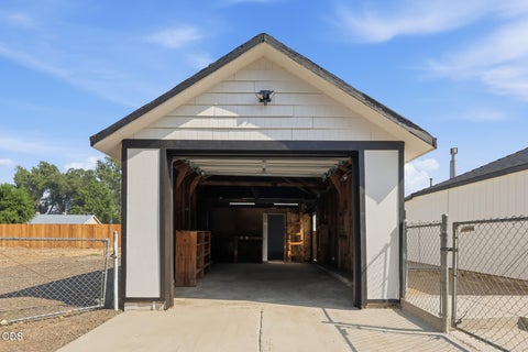 Tiny photo for 2241 SE Roadway Lane, Prineville, OR 97754 (MLS # 220226284)