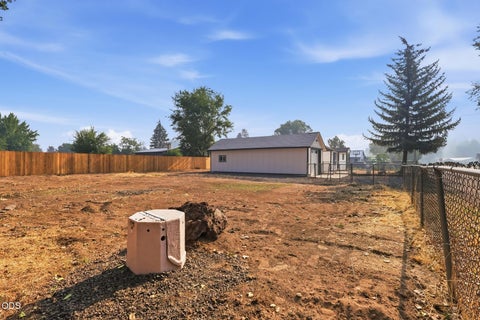 Tiny photo for 2241 SE Roadway Lane, Prineville, OR 97754 (MLS # 220226284)