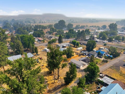 Tiny photo for 2241 SE Roadway Lane, Prineville, OR 97754 (MLS # 220226284)