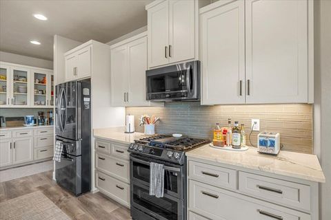 Tiny photo for 221 Skyhawk Drive, Eagle Point, OR 97524 (MLS # 220219948)