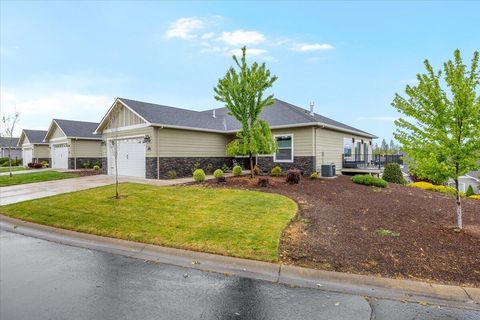 Tiny photo for 221 Skyhawk Drive, Eagle Point, OR 97524 (MLS # 220219948)