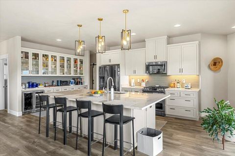 Tiny photo for 221 Skyhawk Drive, Eagle Point, OR 97524 (MLS # 220219948)