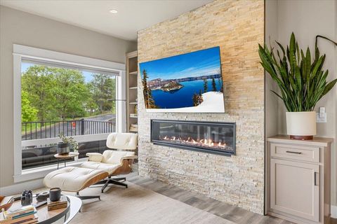 Tiny photo for 221 Skyhawk Drive, Eagle Point, OR 97524 (MLS # 220219948)