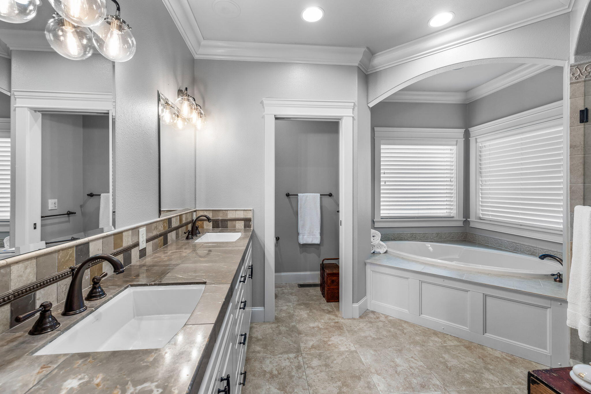 Broken Top - Residential