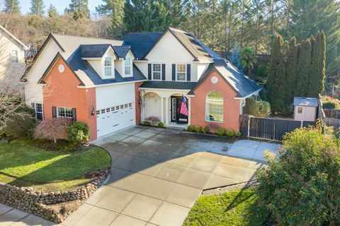 Photo of 4102 Hidden Valley Court, Medford, OR 97504 (MLS # 220214080)