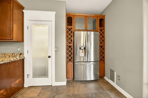 Tiny photo for 4102 Hidden Valley Court, Medford, OR 97504 (MLS # 220214080)