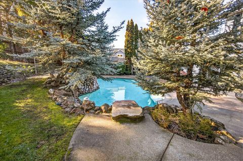 Tiny photo for 4102 Hidden Valley Court, Medford, OR 97504 (MLS # 220214080)