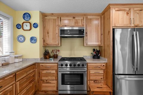 Tiny photo for 8081 W Evans Creek Road, Rogue River, OR 97537 (MLS # 220217338)