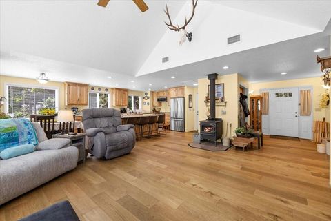 Tiny photo for 8081 W Evans Creek Road, Rogue River, OR 97537 (MLS # 220217338)