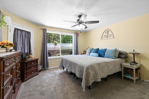 Tiny photo for 8081 W Evans Creek Road, Rogue River, OR 97537 (MLS # 220217338)