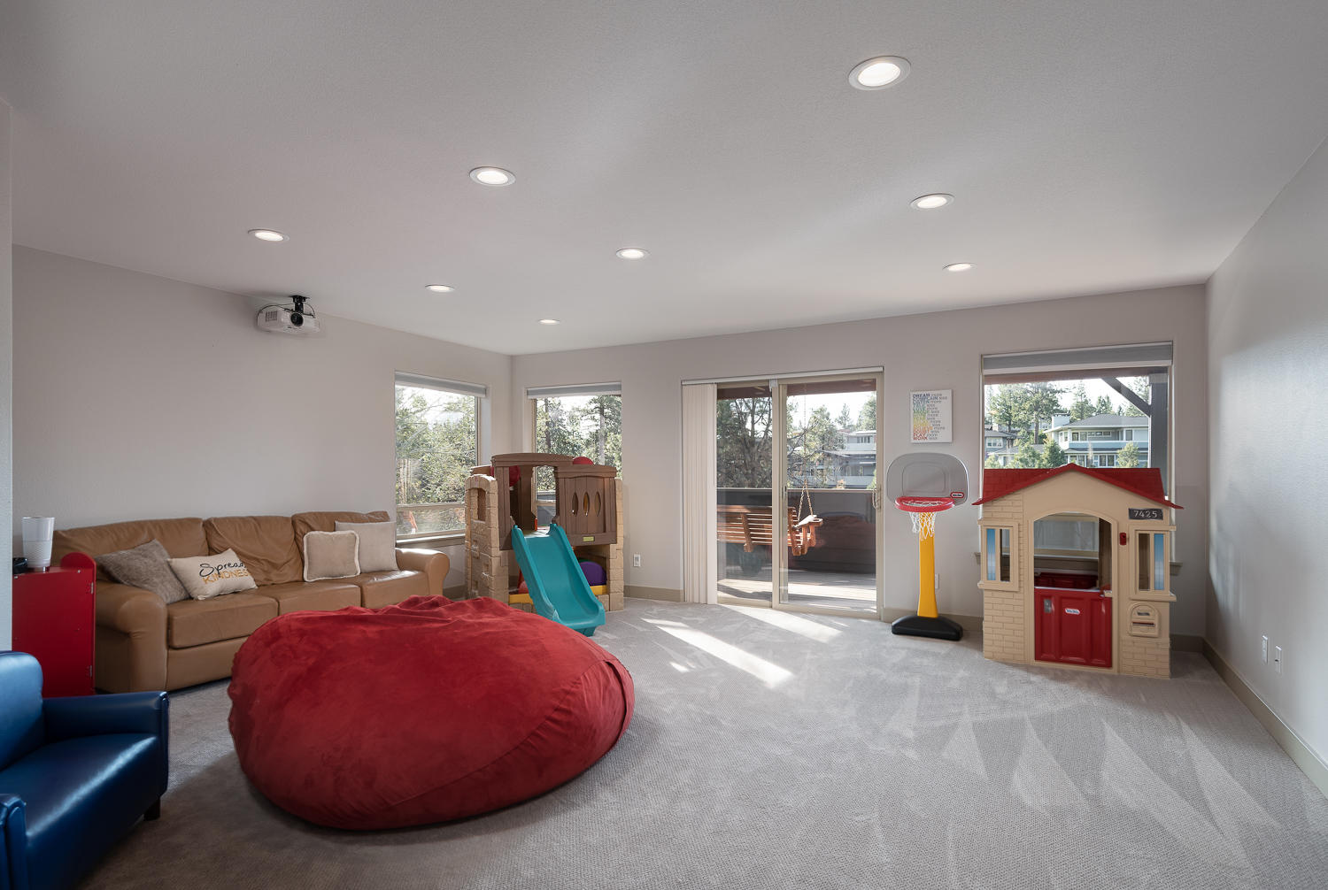 Skyliner Summit - Residential