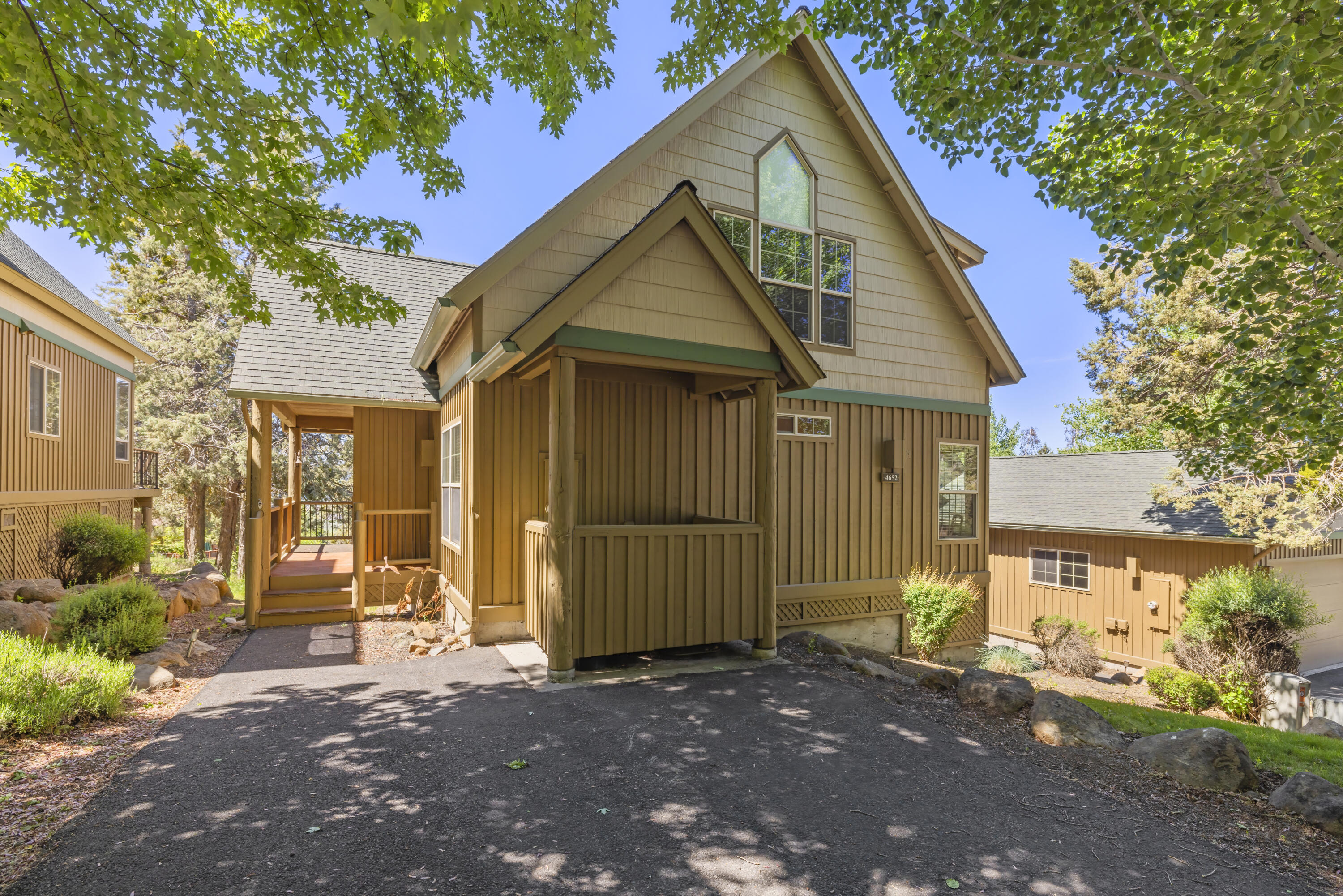 4652 Harrier Drive