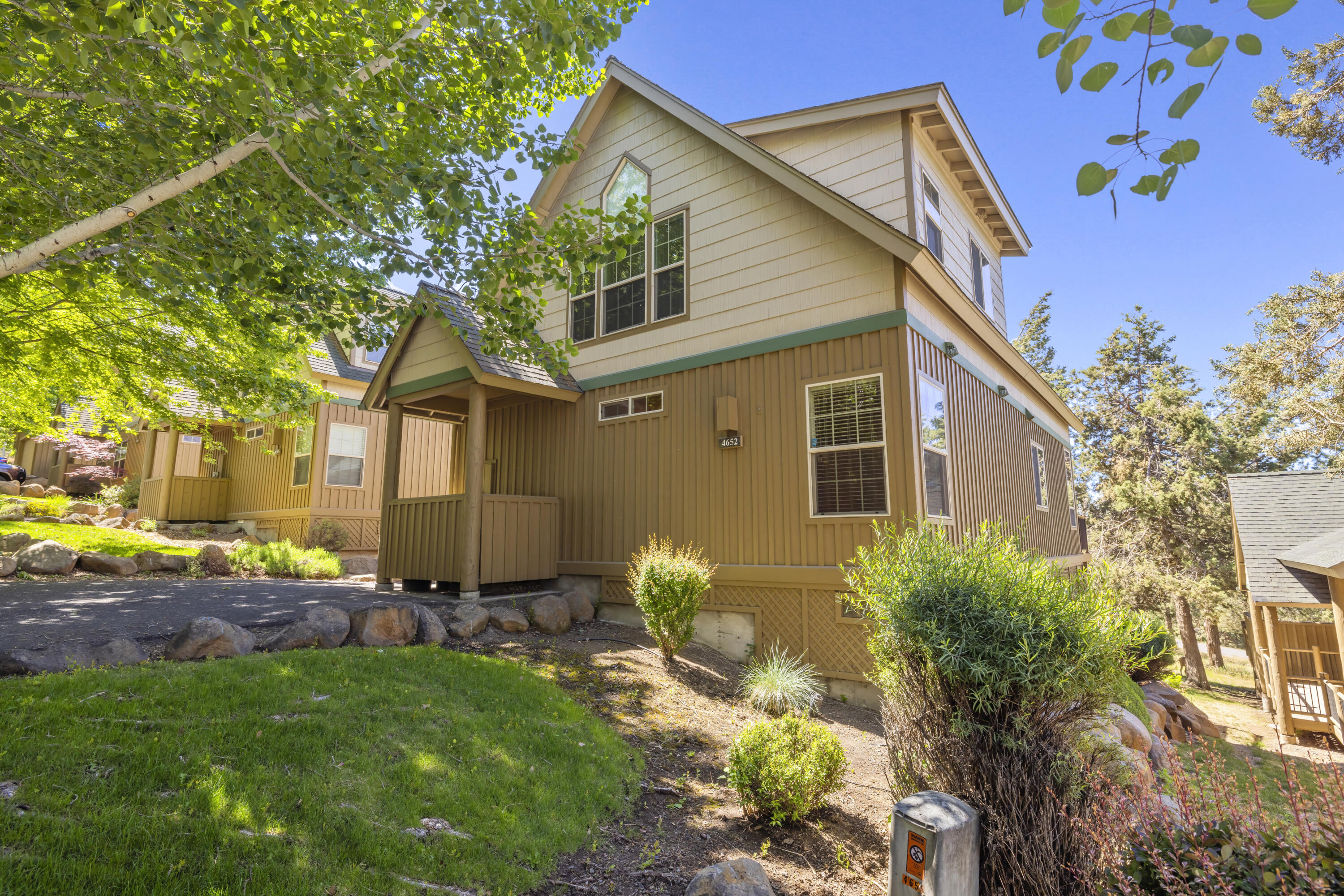 4652 Harrier Drive