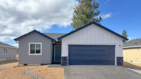 Photo of 51779 Jubilee Pine Dr Dr, La Pine, OR 97739 (MLS # 220220211)