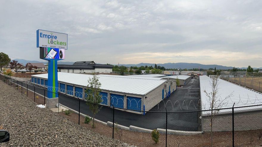 Premier storage facility in southern Oregon.  Capable of operating fully automated.  Superior technology and security.  100% occupied.