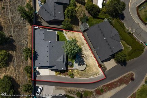 Tiny photo for 2391 Robertson Crest CRST, Grants Pass, OR 97527 (MLS # 220222838)