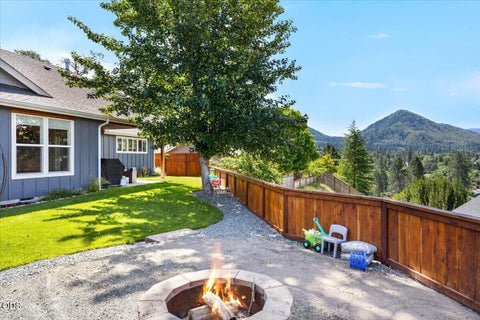 Tiny photo for 2391 Robertson Crest CRST, Grants Pass, OR 97527 (MLS # 220222838)