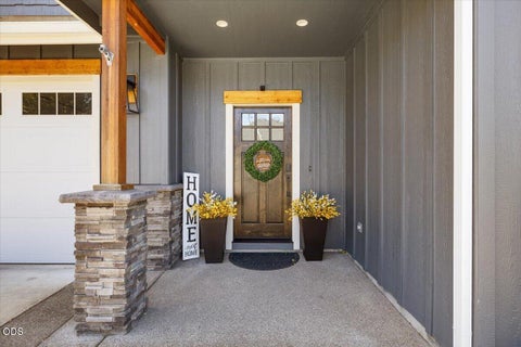 Tiny photo for 2391 Robertson Crest CRST, Grants Pass, OR 97527 (MLS # 220222838)