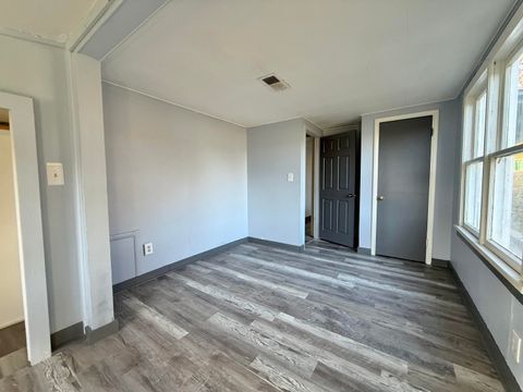 Tiny photo for 308 Lytton Street, Klamath Falls, OR 97601 (MLS # 220214986)