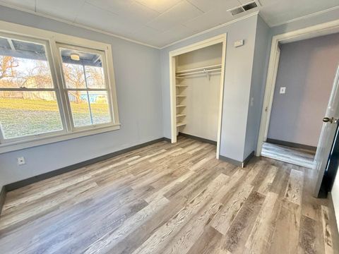 Tiny photo for 308 Lytton Street, Klamath Falls, OR 97601 (MLS # 220214986)