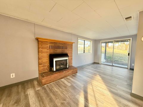 Tiny photo for 308 Lytton Street, Klamath Falls, OR 97601 (MLS # 220214986)