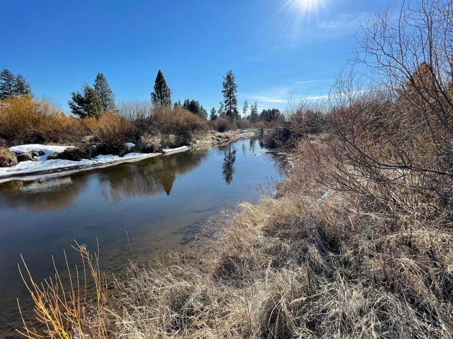 Great riverfront recreation lot. Private cul-de-sac location, many opportunities.