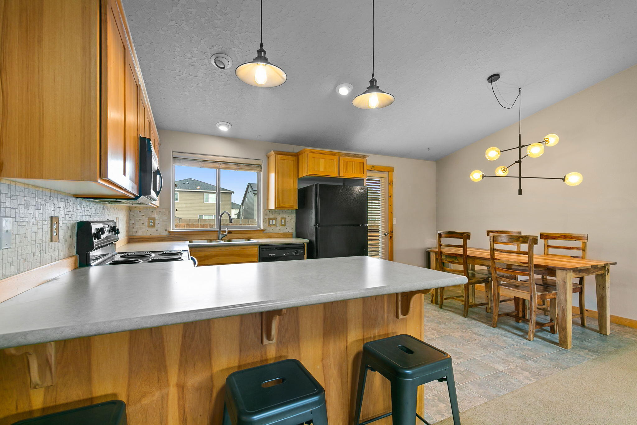 Paulina Peaks - Residential