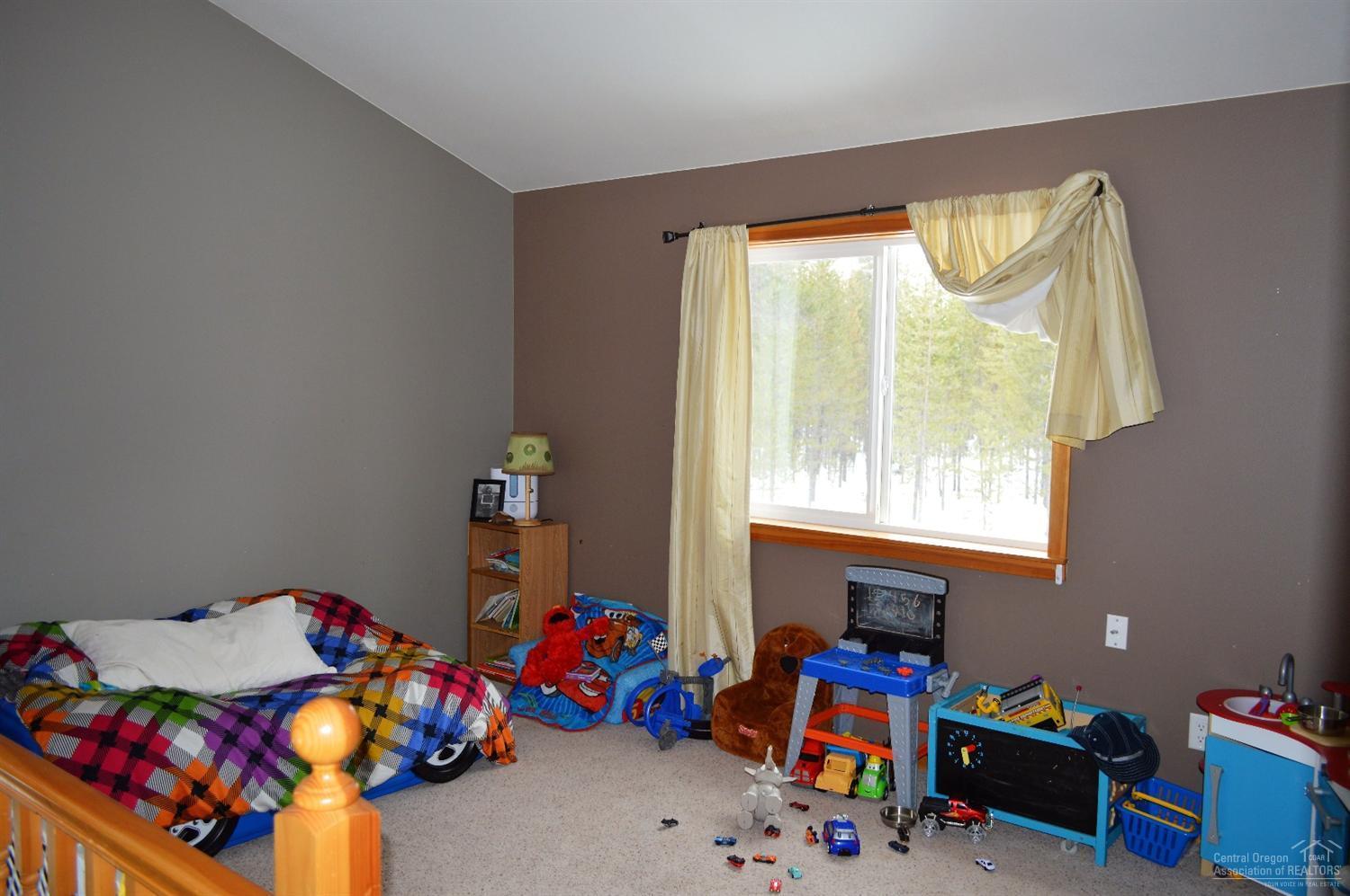 Pinewood Country Est - Residential