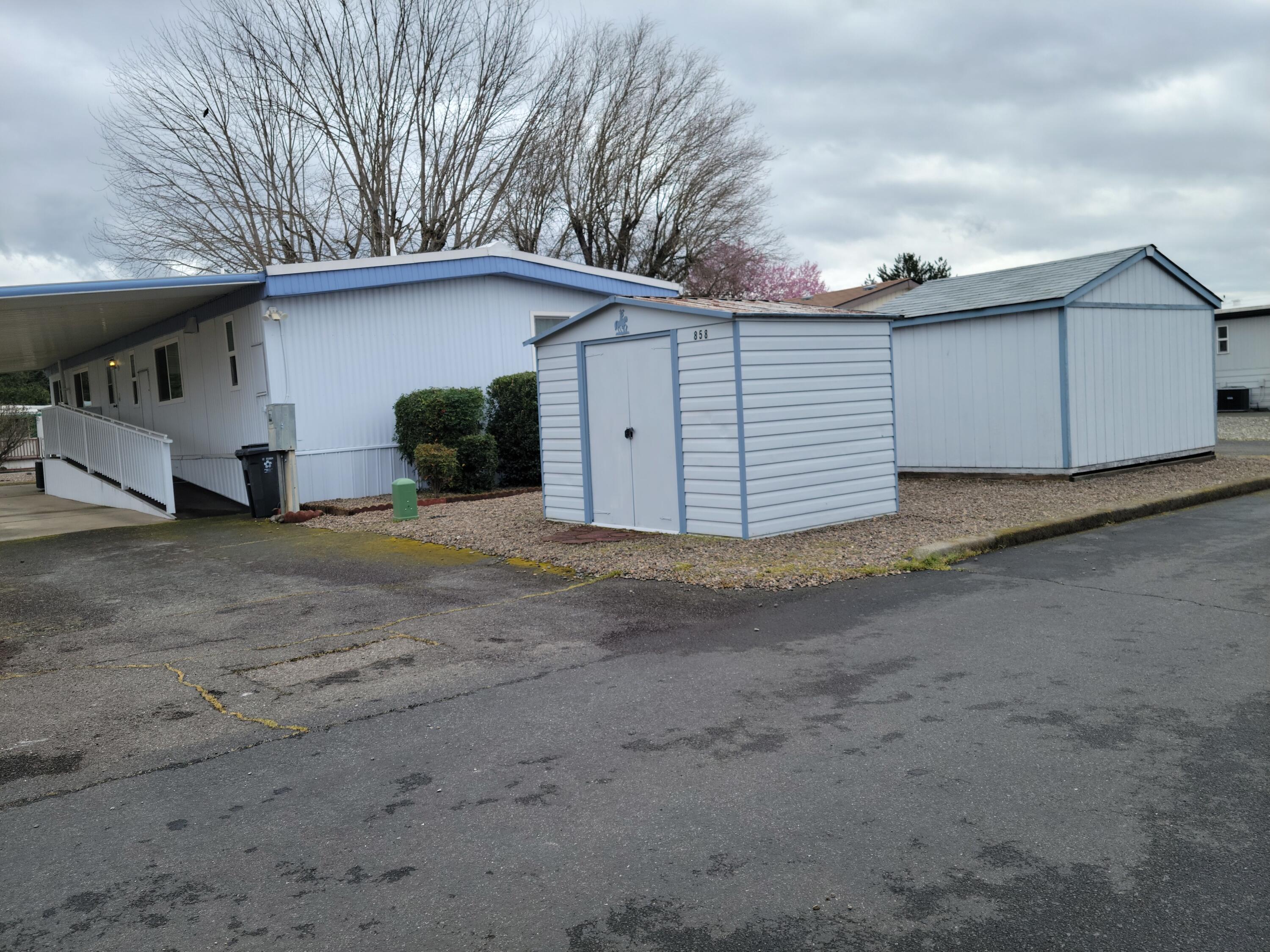 Rogue Lea Estates - Residential