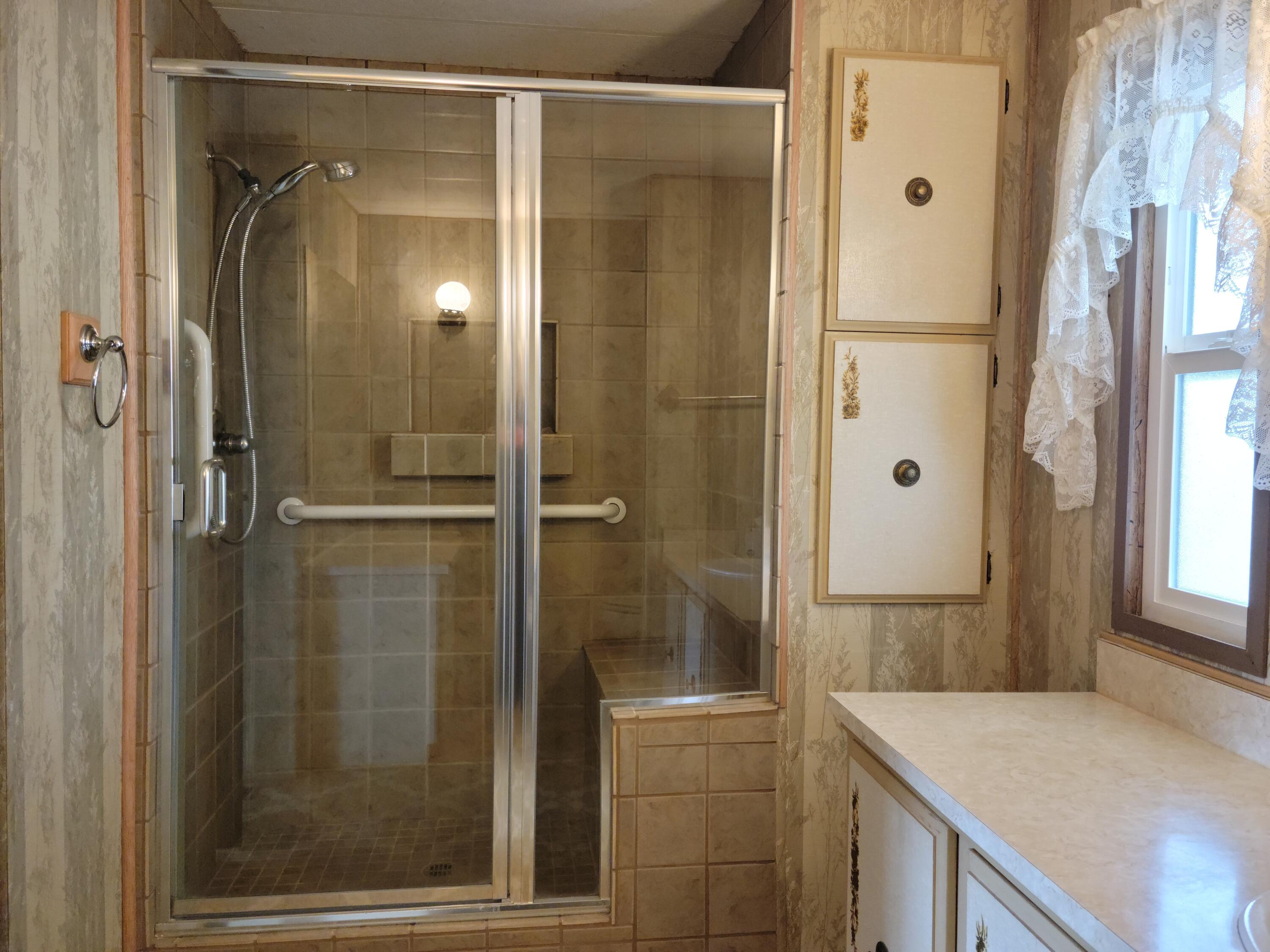 Rogue Lea Estates - Residential