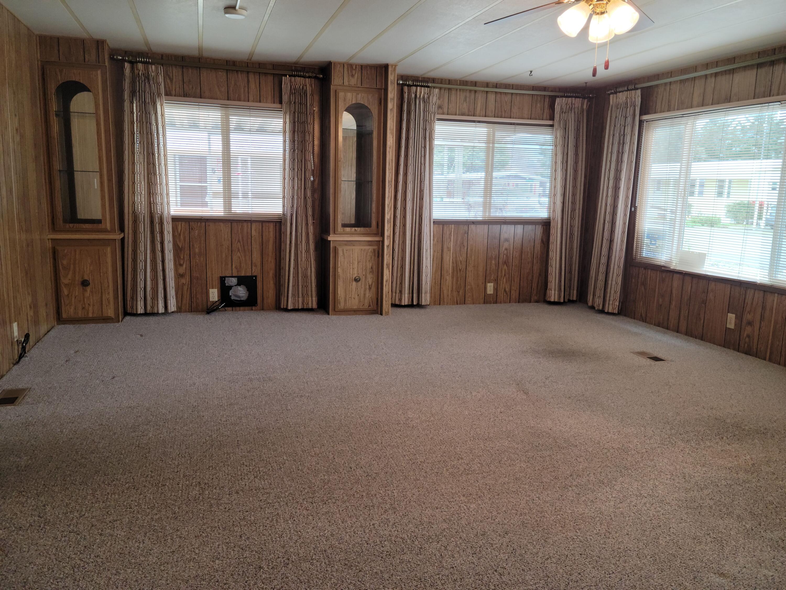 Rogue Lea Estates - Residential