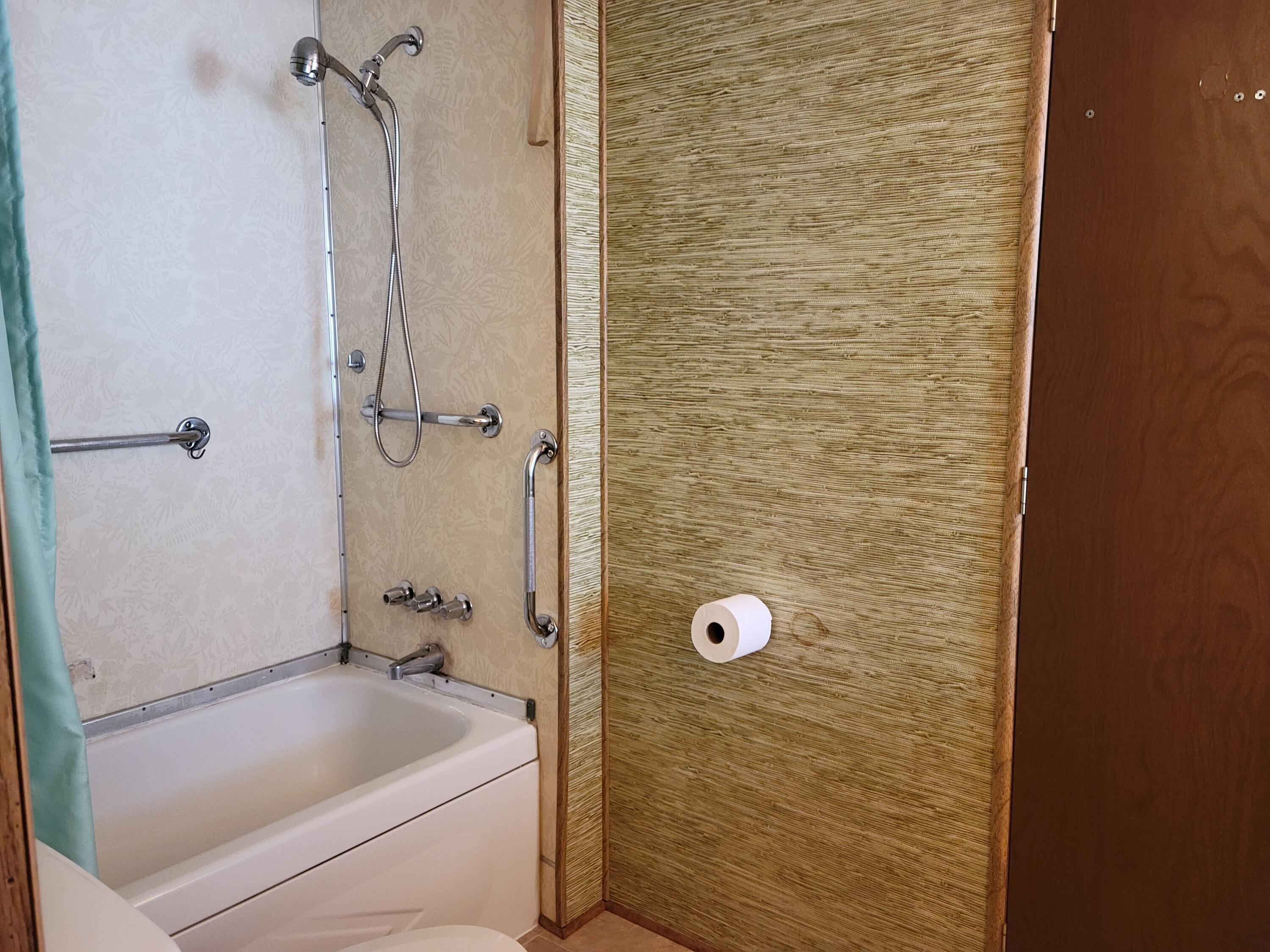 Rogue Lea Estates - Residential