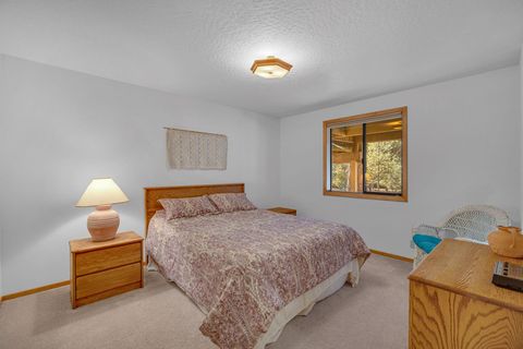 Tiny photo for 58035 Kinglet Road #16, Sunriver, OR 97707 (MLS # 220213958)