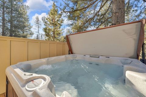 Tiny photo for 58035 Kinglet Road #16, Sunriver, OR 97707 (MLS # 220213958)
