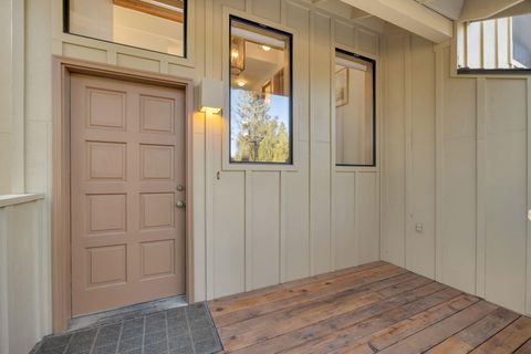 Tiny photo for 58035 Kinglet Road #16, Sunriver, OR 97707 (MLS # 220213958)