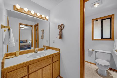 Tiny photo for 58035 Kinglet Road #16, Sunriver, OR 97707 (MLS # 220213958)