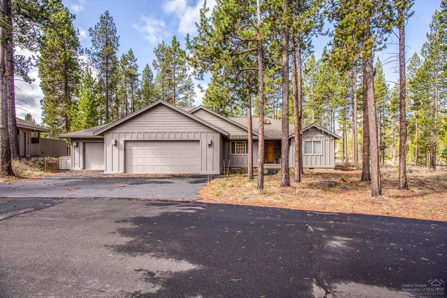 This is a one owner single floor home built by Bob Schumacher in 1996. This home has 4 bedrooms (one currently used as large family room), 2 baths, 3 car garage, large great room with river rock gas fireplace. This home comes turnkey furnished and has never been rented. The home has had very little use and is in great condition. The 3rd garage is a lockout garage, perfect for owner storage.
