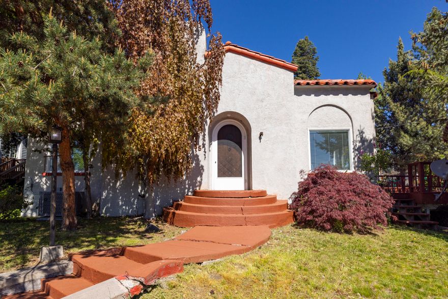 Take a look at this wonderful 1924 home with classic style and very nice modern updates! This beautiful home has views of Lake Ewauna and the basin below! This stucco home has tile and rubber roof and a full finished basement that has a large family room and wet bar and is ready for you to entertain guests, the oversized deck has a fire pit and hot tub with beautiful views, the galley kitchen is very large with nice appliances and a gas oven/stove with so many extras you need to come check this one out!