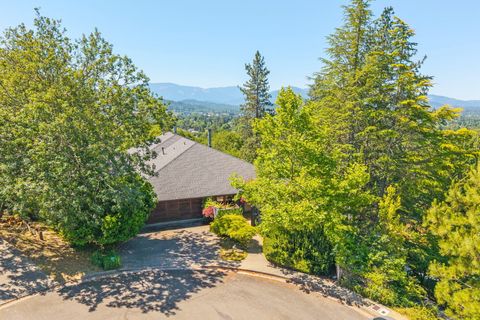 Tiny photo for 1630 NW Olmar Drive, Grants Pass, OR 97526 (MLS # 220217656)