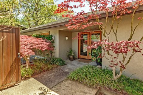 Tiny photo for 1630 NW Olmar Drive, Grants Pass, OR 97526 (MLS # 220217656)