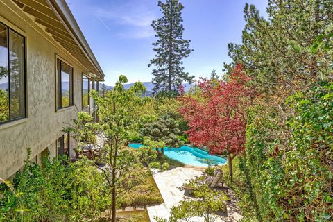 Tiny photo for 1630 NW Olmar Drive, Grants Pass, OR 97526 (MLS # 220217656)