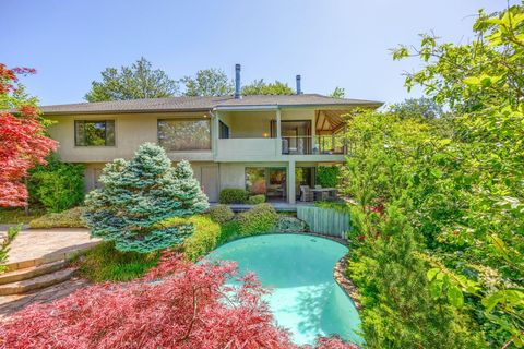 Photo of 1630 NW Olmar Drive, Grants Pass, OR 97526 (MLS # 220217656)