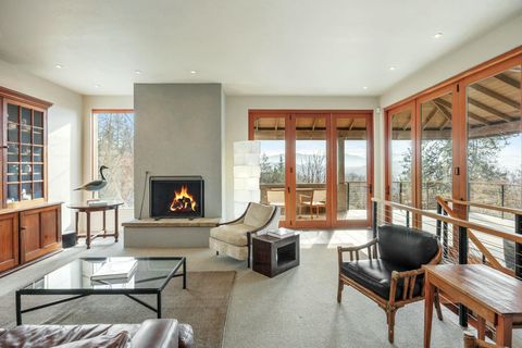 Tiny photo for 1630 NW Olmar Drive, Grants Pass, OR 97526 (MLS # 220217656)