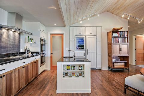 Tiny photo for 1630 NW Olmar Drive, Grants Pass, OR 97526 (MLS # 220217656)