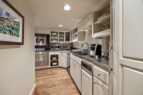 Tiny photo for 1630 NW Olmar Drive, Grants Pass, OR 97526 (MLS # 220217656)